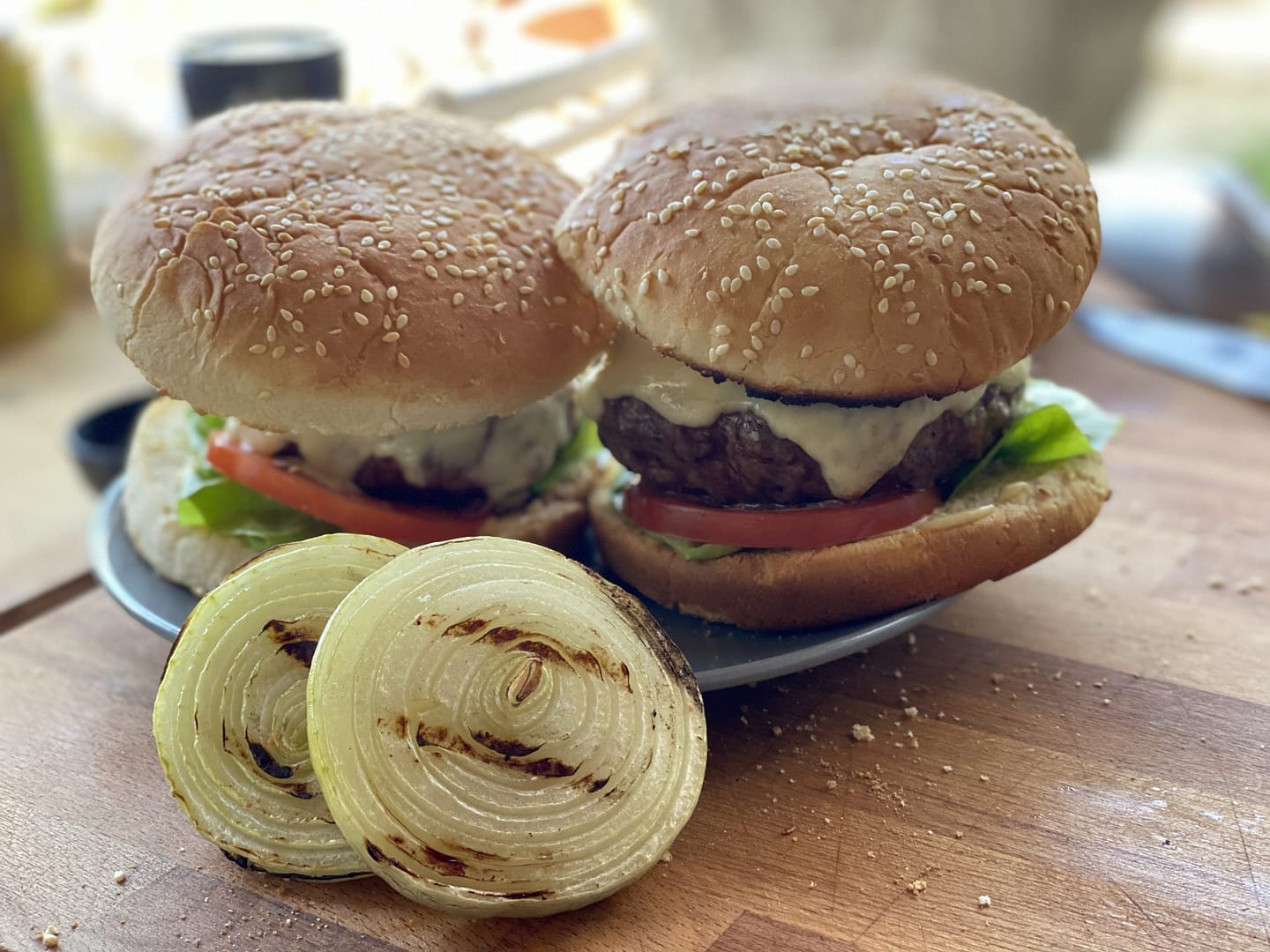 Der perfekte Burger, saftig und auf den Punkt gegart.
