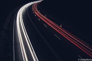 Langzeitbelichtung Autobahn Bild